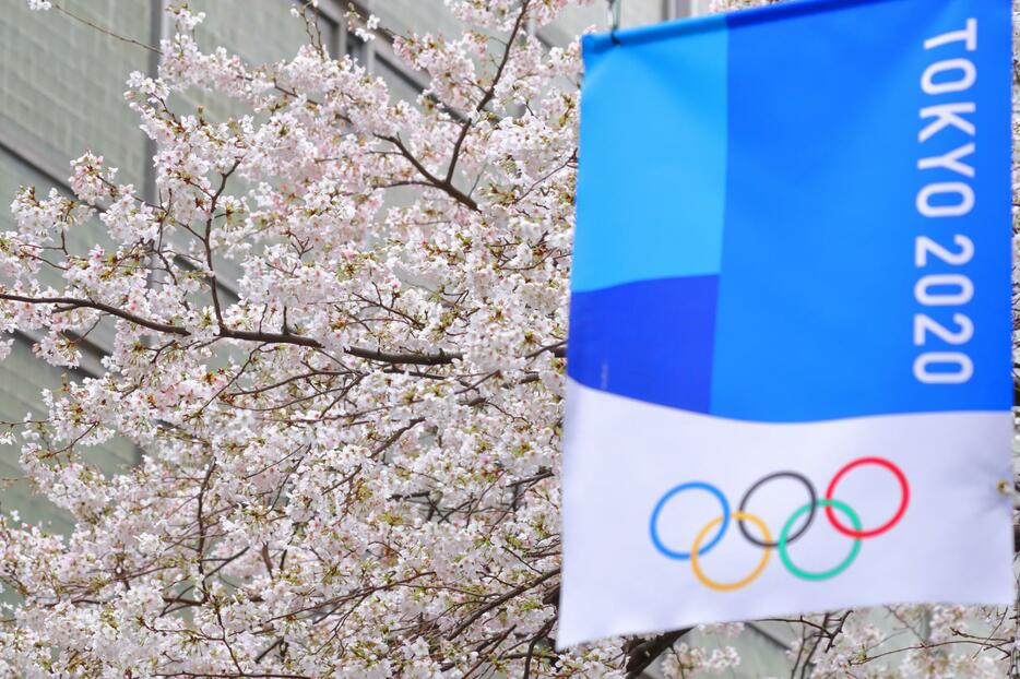 カナダに続き豪州、英国の五輪委員会も今夏開催なら東京五輪への選手派遣を拒否する方針を固めた。もはや延期以外の選択肢はない状況。五輪のサクラが咲くのは来年か、それとも…（写真：西村尚己/アフロスポーツ）