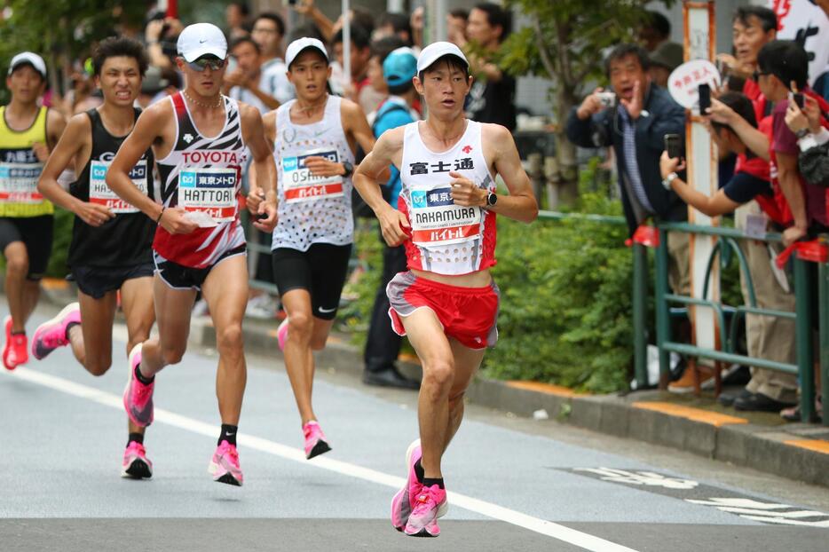 昨年9月のMGCでデッドヒートを演じた 右から中村匠吾、 大迫傑、服部勇馬の代表3人。1年延期となったが瀬古氏はマラソン再選考なしの方針を固めた（写真：YUTAKA/アフロスポーツ）