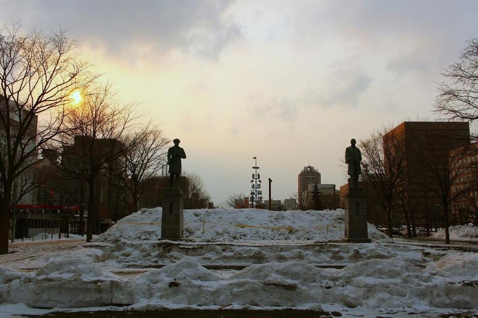 [写真]大雪像があった場所は立ち入り禁止（大通西10丁目）