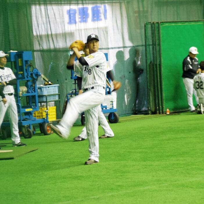 藤川球児は、初日からブルペンで80球を熱投した。
