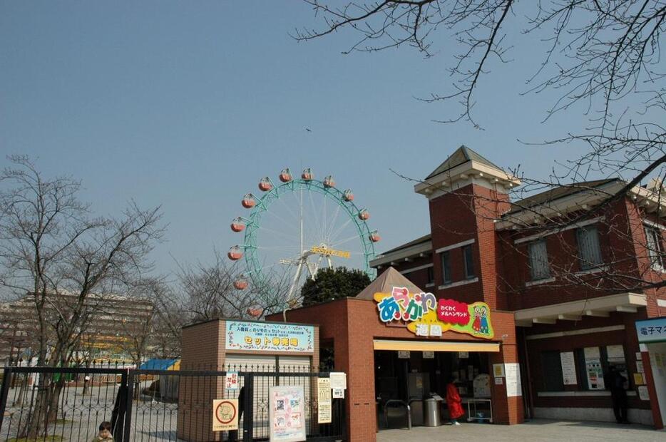 [写真]「あらかわ遊園」は入園料がかかるが、区の条例で公園に位置づけられている