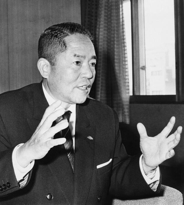 創業者の吉田忠雄＝1962年