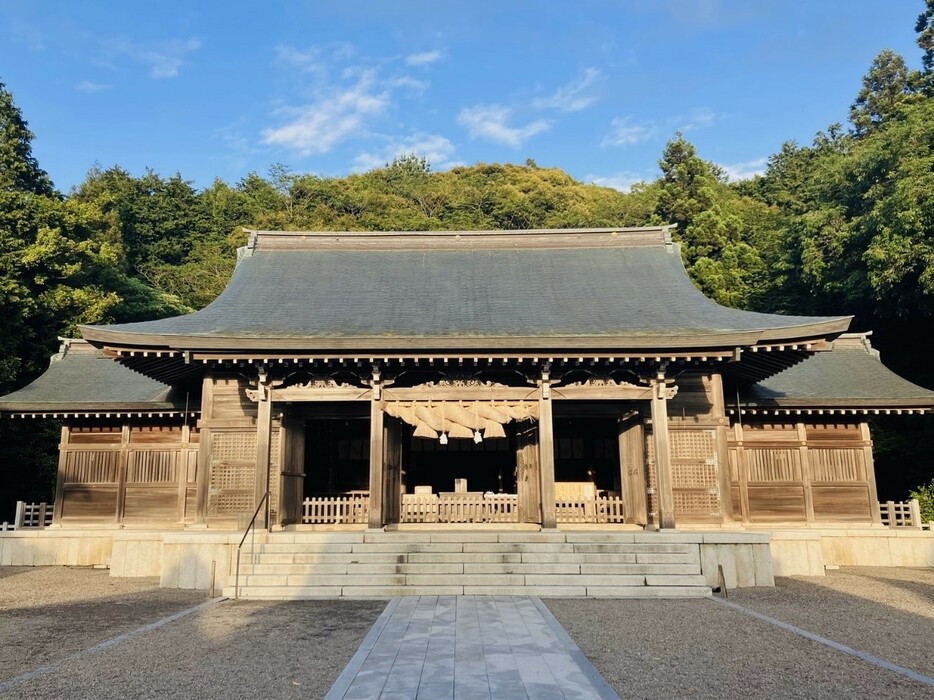 ▲ 隠岐神社は後鳥羽上皇700年祭の年（1939年）の創建。承久の乱によって隠岐へ配流された後、この地で余生を過ごした