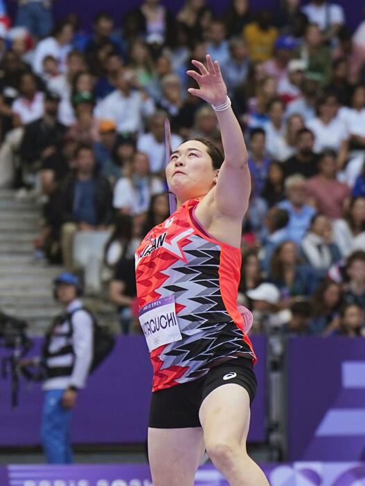 女子やり投げ予選　北口榛花の1投目＝パリ郊外（共同）