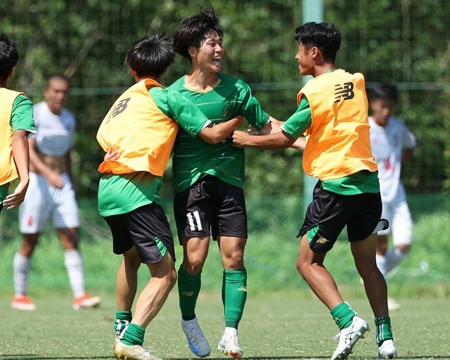 神村学園との決勝でチームの全得点に絡んだ長。昌平の初の全国制覇に大きく貢献した。写真：滝川敏之