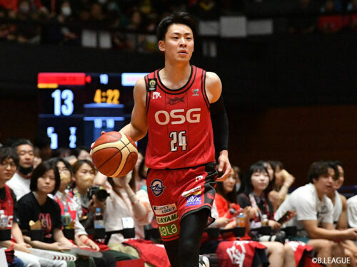 今シーズンもキャプテンを務めることが決まった佐々木 [写真]＝B.LEAGUE