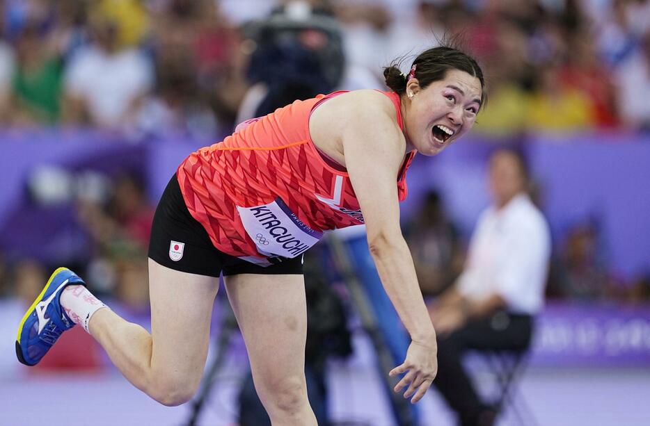 女子やり投げ決勝　北口榛花の1投目＝パリ郊外（共同）