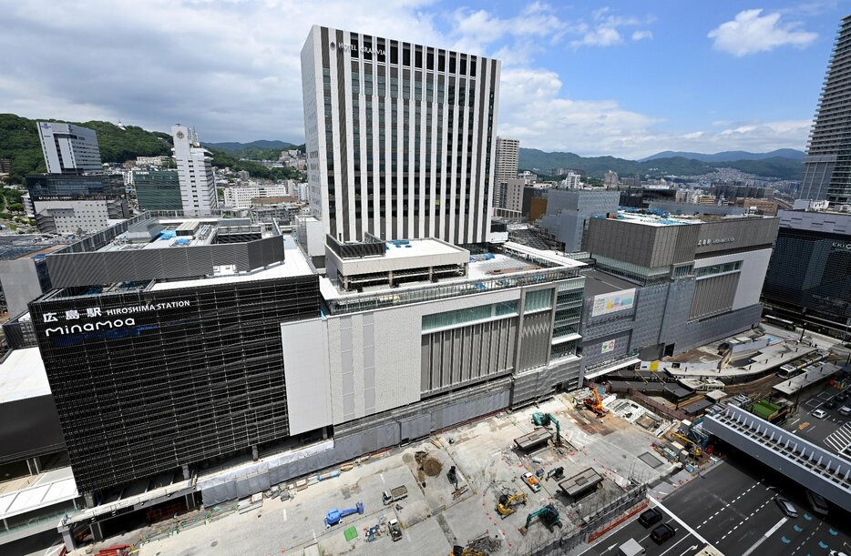 建設中の新しいJR広島駅ビル