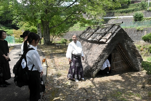 林宮司から話を聴いたり、産屋の中に入ったりして学習した