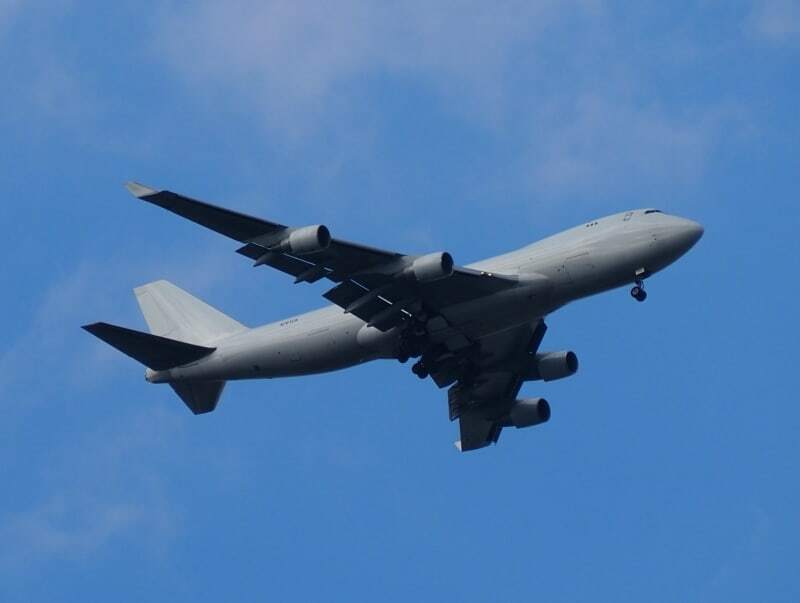 飛行中のジャンボ機＝２０２４年６月１日、埼玉県日高市