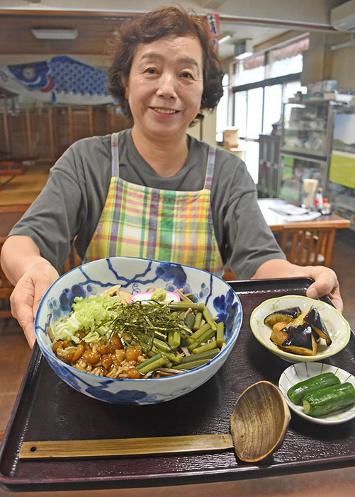 農家食堂およねで提供している「およねそば」