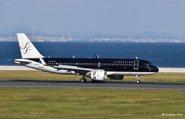 北九州－務安間の国際チャーター便を設定するスターフライヤー＝18年10月28日 PHOTO: Tadayuki YOSHIKAWA/Aviation Wire