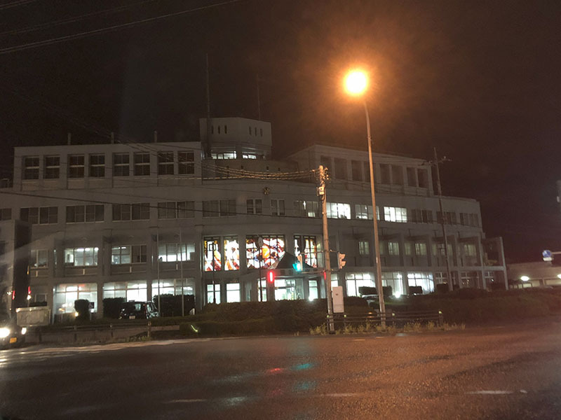 31日夜の熊谷市内。写真は熊谷警察署