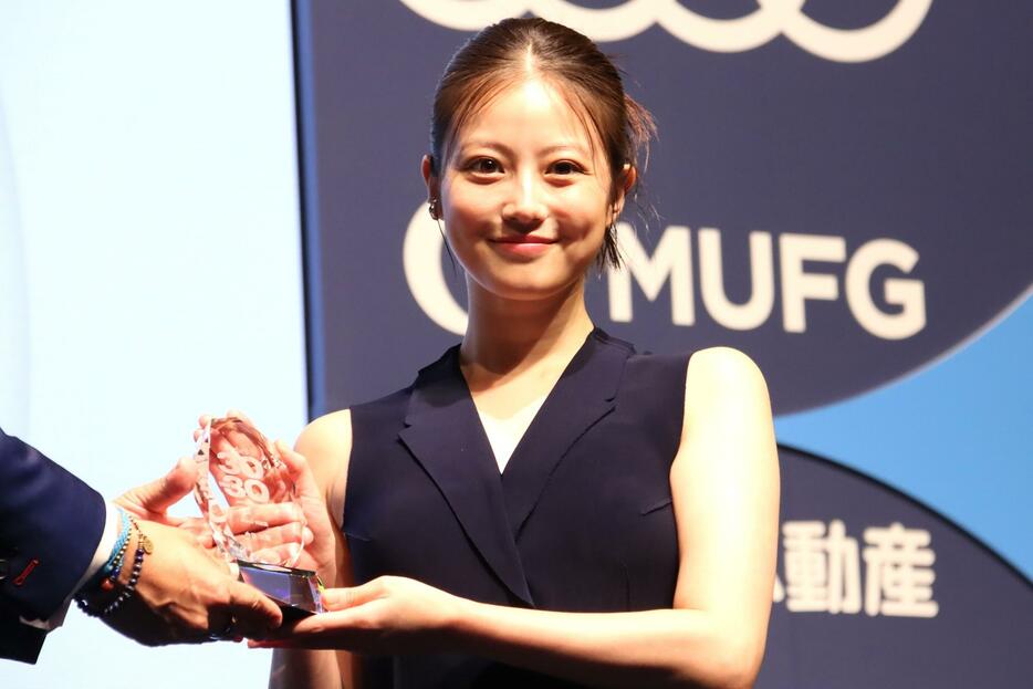 「Forbes JAPAN 30 UNDER 30」の「Audi 特別賞」を受賞しセレモニーに出席した今田美桜さん