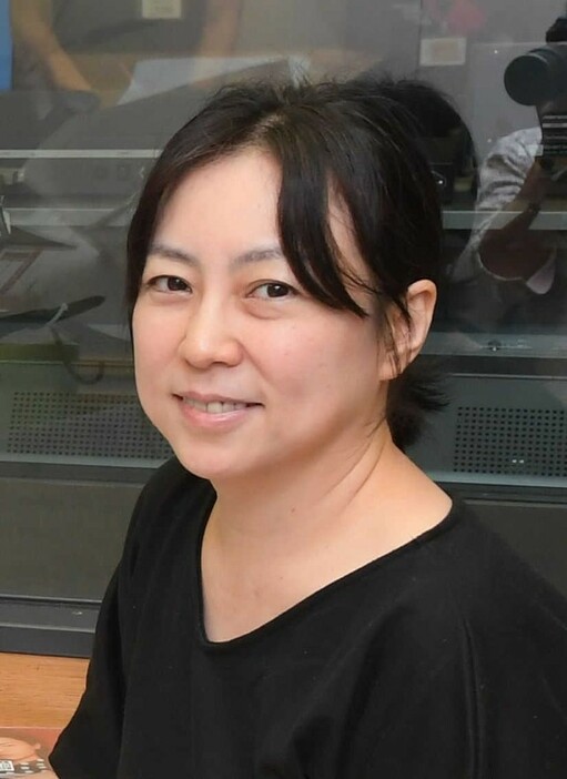 倉田真由美氏