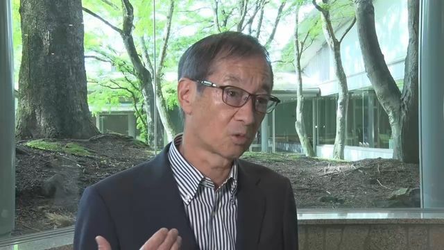 日本テレビのインタビューを受ける日本製鉄・橋本英二会長　7月、長野・軽井沢にて