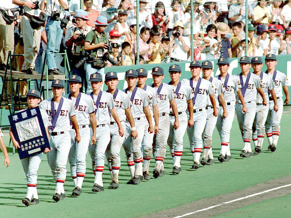 1989年夏の甲子園で準優勝に輝いた仙台育英の選手たち　photo by Sankei Visual