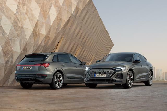 限定モデル「Q8 e-tron edition S line」（左）と「Q8 Sportback e-tron edition S line」（右）。