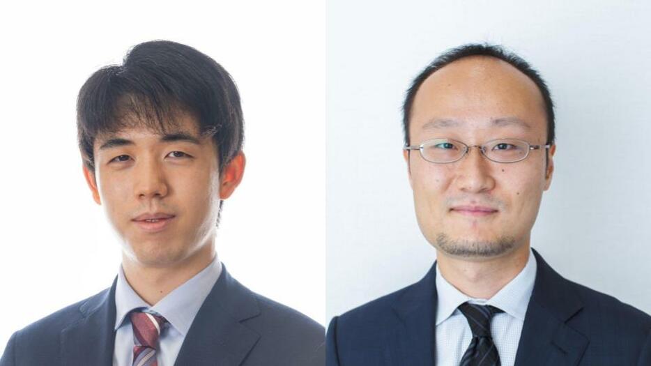 藤井聡太王位（左）と渡辺明九段