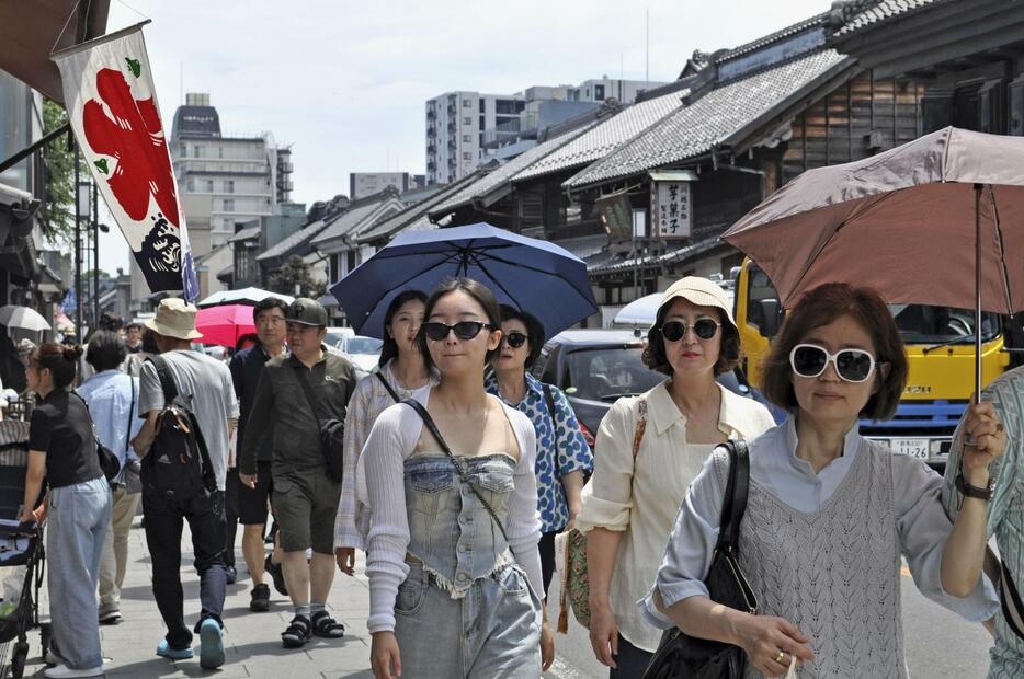 大勢の訪日客＝7月、埼玉県川越市