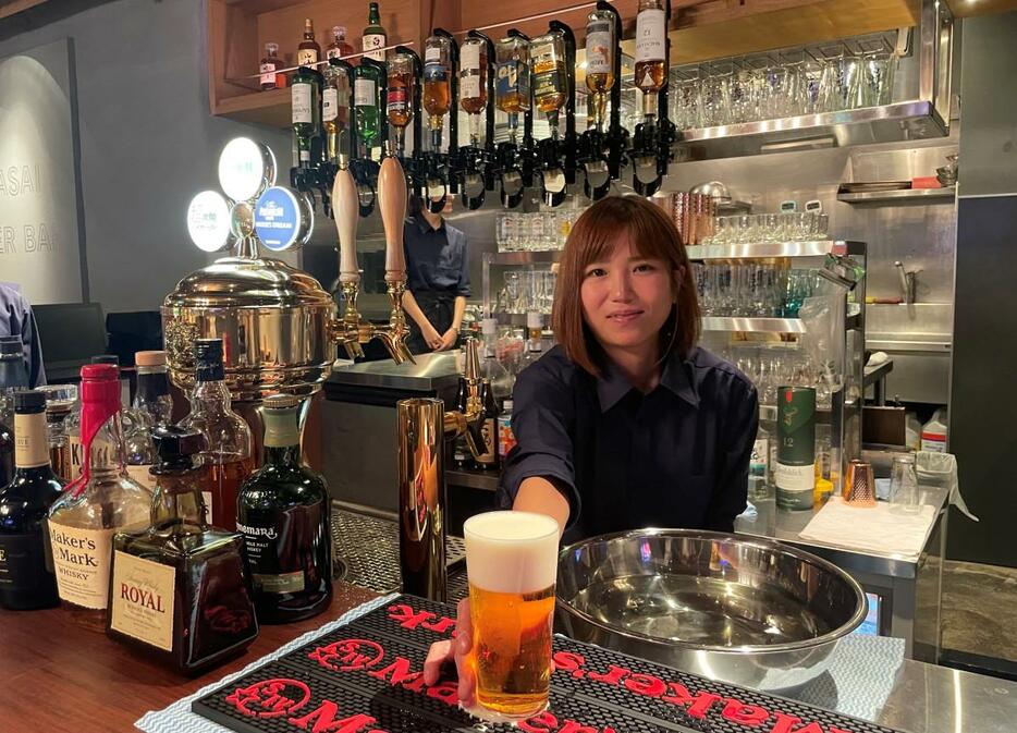 ビアサーバーから注がれるビールに胸躍る（写真提供＝h.yoshimuraさん）