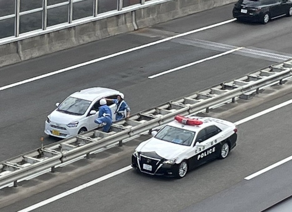 運転していた高齢男性は「わからない」