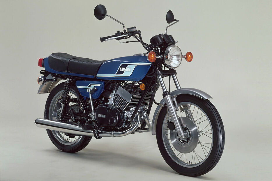 作中に登場するYAMAHA RD250