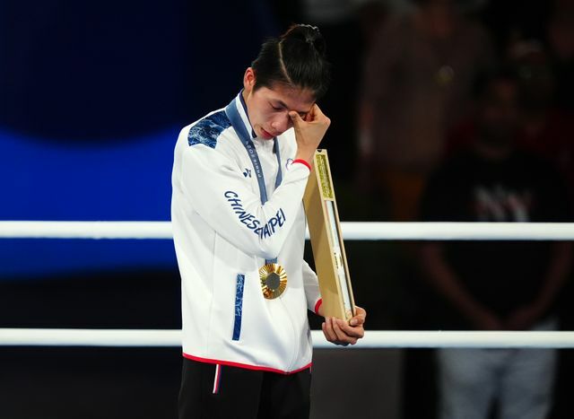 ボクシング女子57キロ級の決勝に勝利し、金メダルを獲得した台湾の林選手（8月10日、写真：PA Images/アフロ）