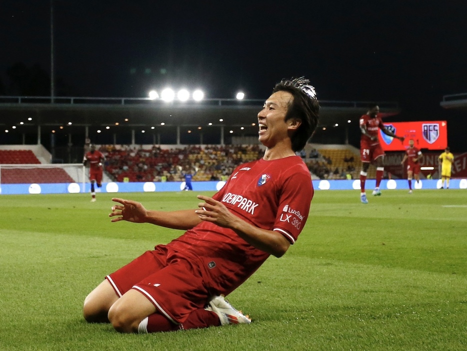 MF藤本寛也がハットトリック(Getty Images)