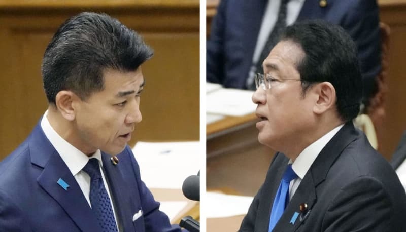 党首討論を行う岸田首相（右）と立憲民主党の泉代表＝６月１９日午後、国会