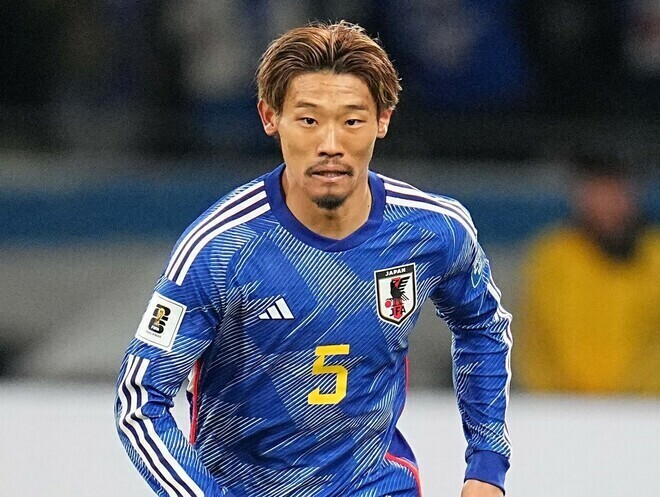 この守田が明かした裏話の真相を当人が語った。(C)SOCCER DIGEST