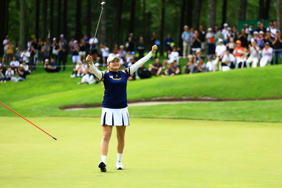 「ニトリレディス」の最終日に首位タイからスタートした桑木志帆は今季2勝目を飾った（写真/大澤進二）