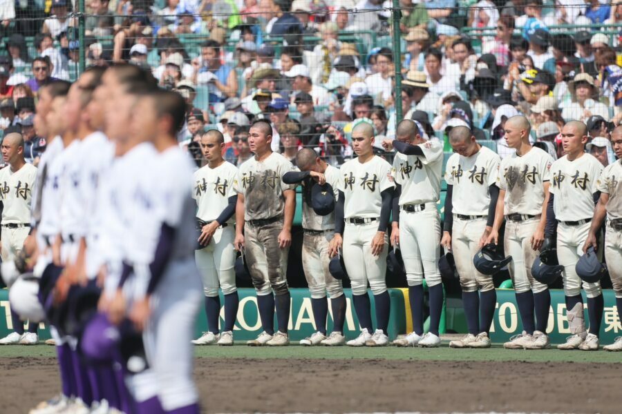 あと一歩で決勝に進めなかった神村学園ナイン（撮影：柳瀨心祐）