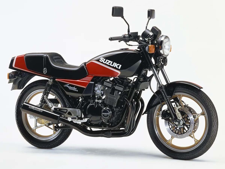 GSX400Fをベースに、ヨシムラカラーと集合管を装着したスペシャルモデルという位置付けだった初代モデル「インパルスGSX400FS」。