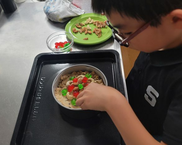 子どもが自ら希望して料理をすることと、親が手伝いとして料理をやらせることは意味合いが違います