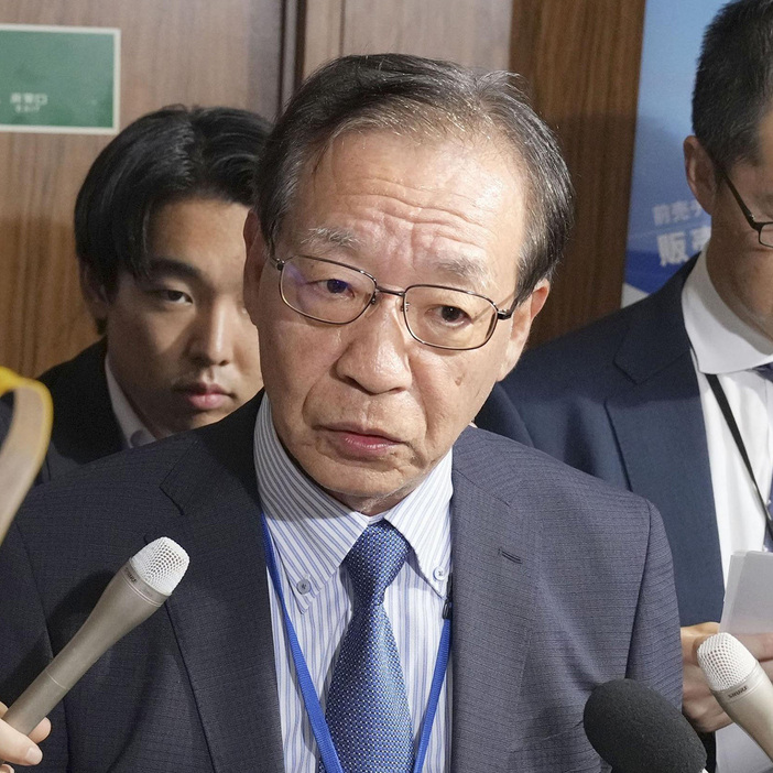 問題発言を陳謝したNHKの稲葉延雄会長（写真・共同通信）