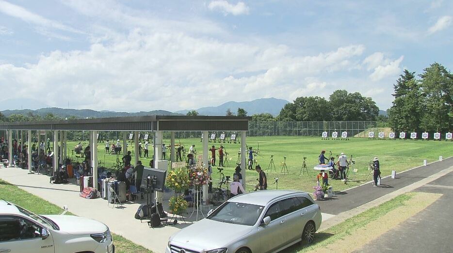 北信濃ふるさとの森文化公園に完成した「信州中野アーチェリーセンター」