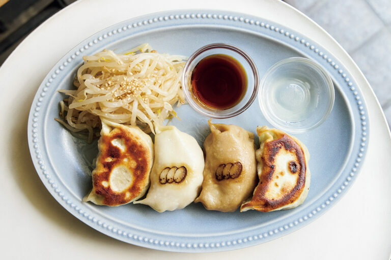 〈餃子カフェ FIL#〉の「4種の餃子定食」