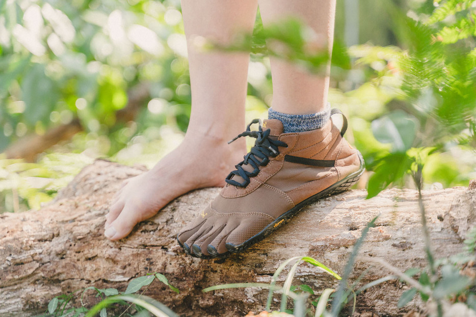 素足感覚で履けるトレッキングシューズの「Vibram FiveFingers YAMAP別注 V-トレック」