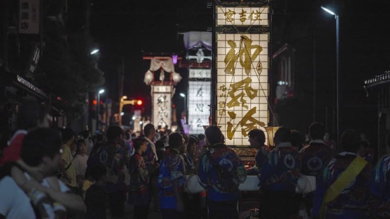 輪島市内で開かれたキリコ祭り＝２０２３年８月２４日、石川県輪島市（住吉神社提供）