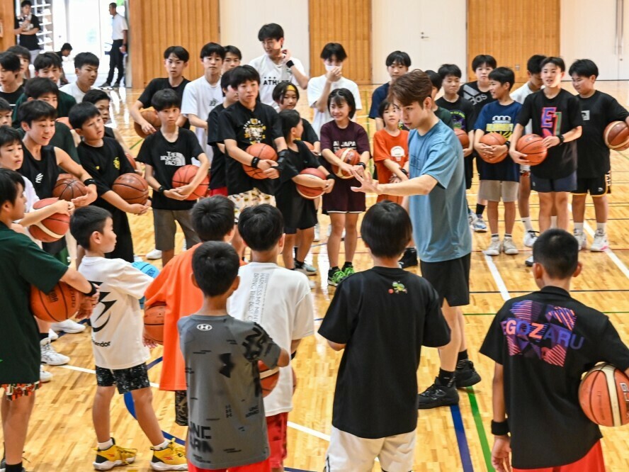 「希望や夢を与えられるような選手になりたい」と語った小川麻斗