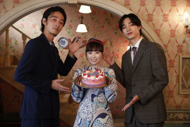 ドラマ『マル秘の密子さん』より（左から）上杉柊平、誕生日を迎えた福原遥、清水尋也