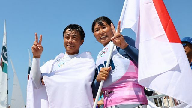 銀メダルの岡田奎樹・吉岡美帆組（写真：ロイター/アフロ）