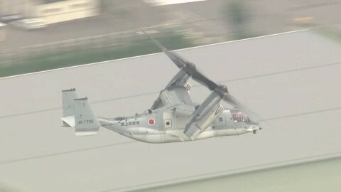 駐屯地を飛び立った陸自のオスプレイV-22