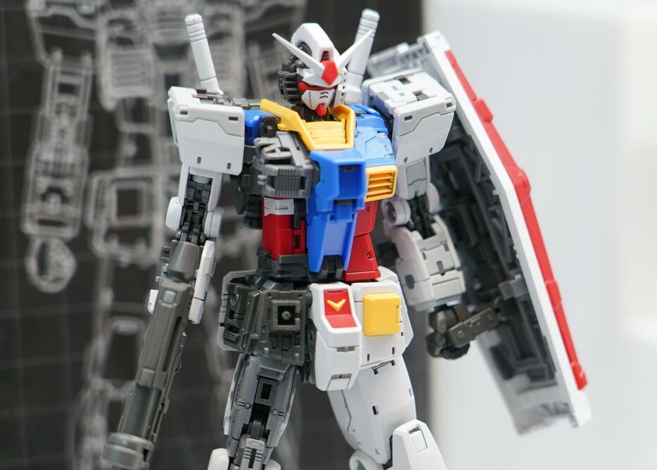 「機動戦士ガンダム」のガンダムのガンプラ「RG 1／144 RX-78-2 ガンダム Ver.2.0」