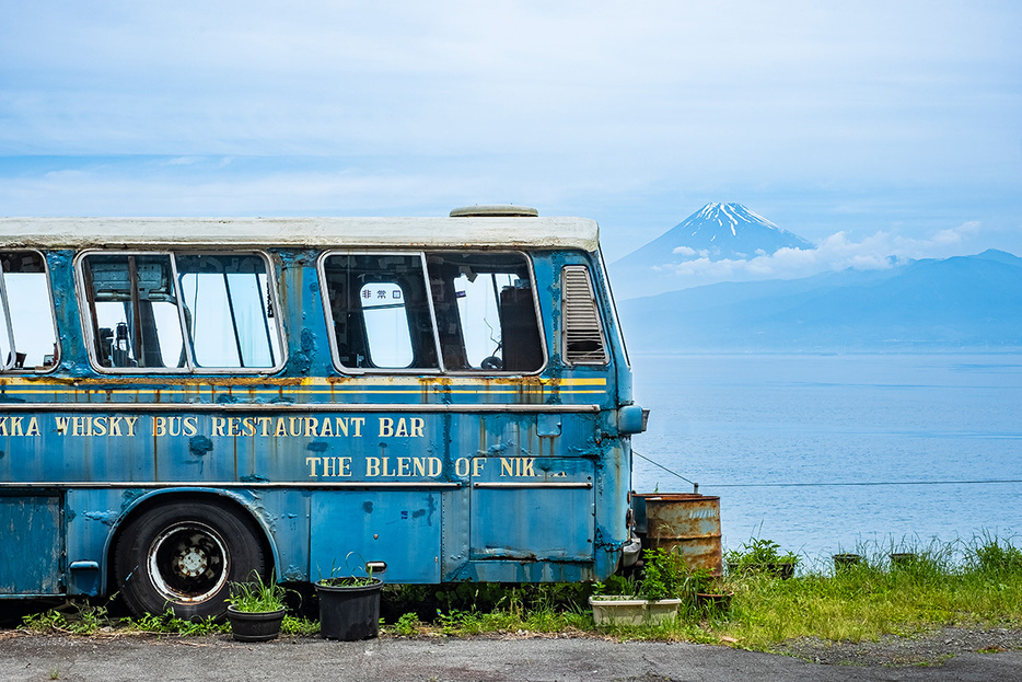 カフェ〈The Old Bus〉