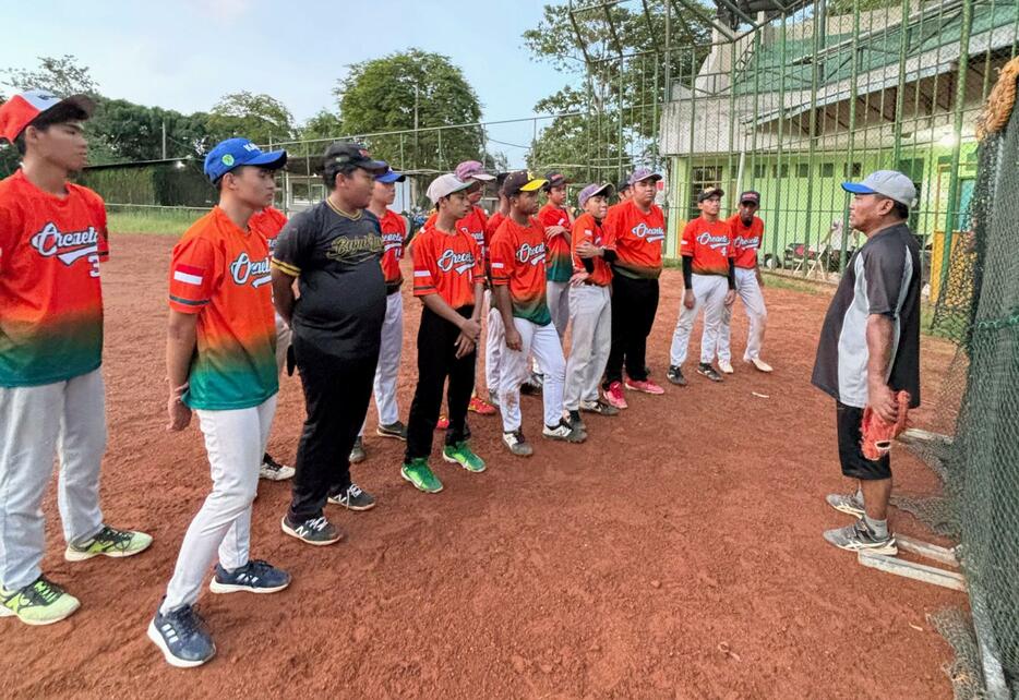 「アジア甲子園大会」に出場予定のインドネシアの野球チーム＝6月、インドネシア・東カリマンタン州（NB.ACADEMY提供、NNA＝共同）