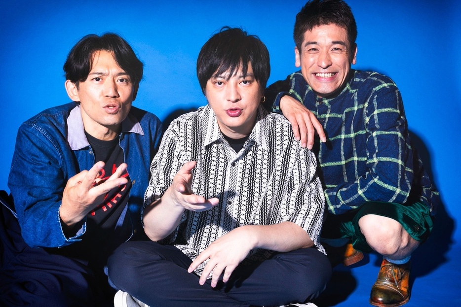 （左から）岡田義徳、塚本高史、佐藤隆太（写真＝池村隆司）