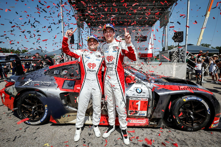 優勝したポール・ミラー・レーシングのブライアン・セラーズとマディソン・スノー（1号車BMW M4 GT3）　2024年IMSA第9戦バージニア