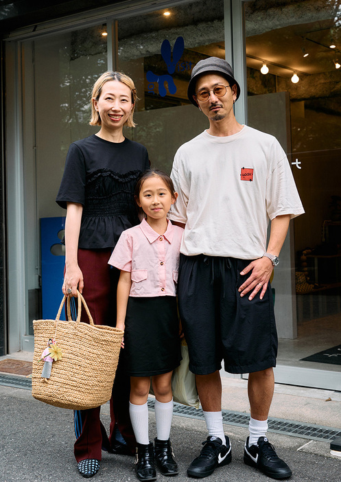 ショーツ姿を大人に仕上げる時計使いとタックイン